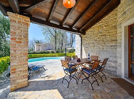 Amazing Villa With Swimming Pool
