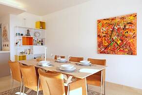 Modern Apartment With Balcony