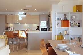 Modern Apartment With Balcony