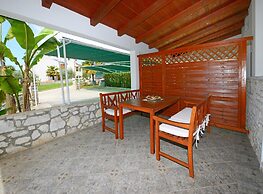 Comfortable Apartment With Terrace