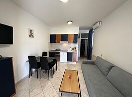 Comfortable Apartment With Terrace