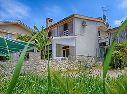 Comfortable Apartment With Terrace