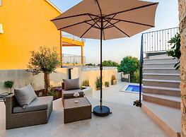 Beautiful Apartment With View