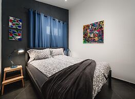 Apartment With Scenic View