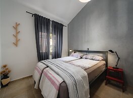 Apartment With Cozy Bedroom