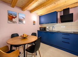 Modern Apartment Near the Beach