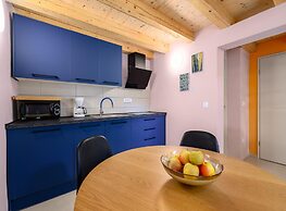 Modern Apartment Near the Beach