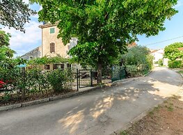 Modern Apartment Near the Beach
