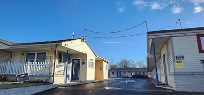 Plaza Motel