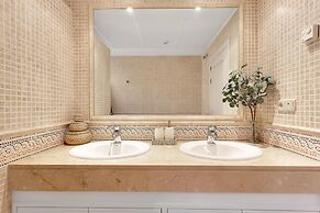 Charming Villa With Terrace