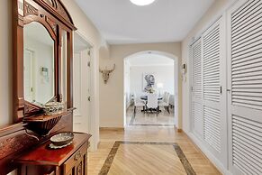 Charming Villa With Terrace