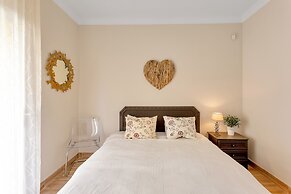 Charming Villa With Terrace