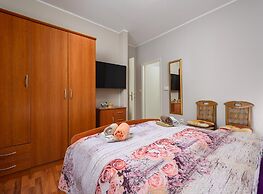 Pretty Apartment With Balcony