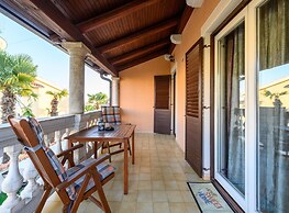 Pretty Apartment With Balcony