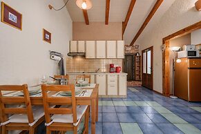 Nice Apartment With Pool