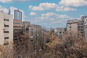 Maison Élysée by HOLT