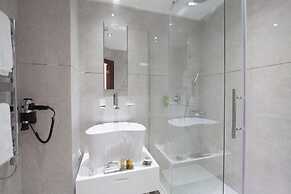 Apartment With Terrace in Cannes