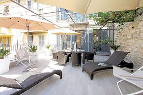Apartment With Terrace in Cannes