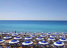 Apartment With Terrace in Cannes