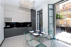 Apartment With Terrace in Cannes