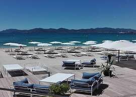 Apartment With Terrace in Cannes