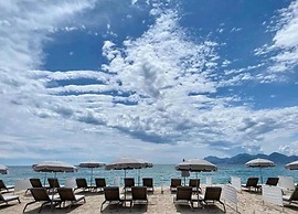Apartment With Terrace in Cannes