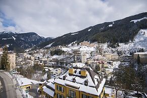 Mountain-view Apartment in Salzburg