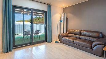 Gangneung Nineone Pet Pension