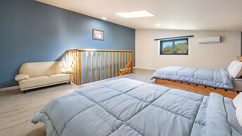 Gangneung Nineone Pet Pension