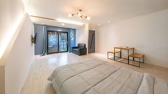 Gangneung Nineone Pet Pension