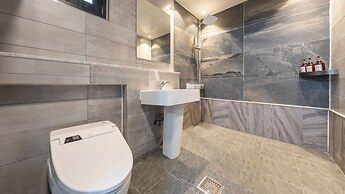 Gangneung Nineone Pet Pension