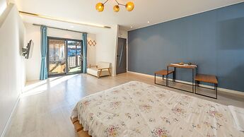 Gangneung Nineone Pet Pension