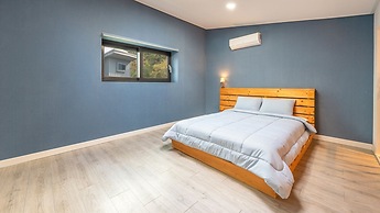 Gangneung Nineone Pet Pension