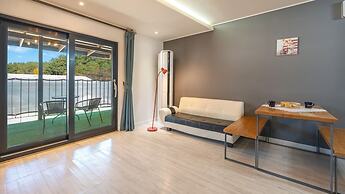 Gangneung Nineone Pet Pension