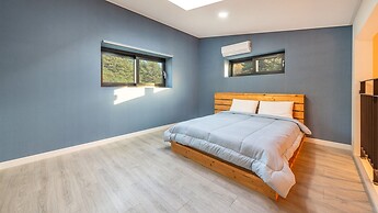 Gangneung Nineone Pet Pension