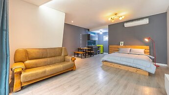 Gangneung Nineone Pet Pension