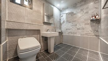 Gangneung Nineone Pet Pension