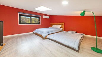 Gangneung Nineone Pet Pension