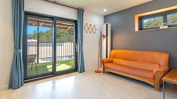 Gangneung Nineone Pet Pension