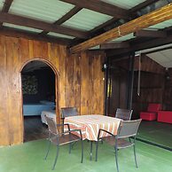 Villa Margareth l A Lakeside Oasis