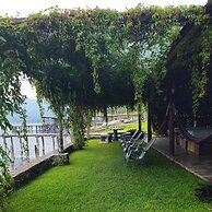 Villa Margareth l A Lakeside Oasis