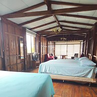 Villa Margareth l A Lakeside Oasis