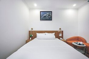Ly Ly Hotel 2
