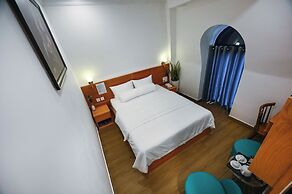 Ly Ly Hotel 2
