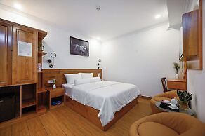 Ly Ly Hotel 2