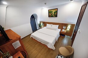 Ly Ly Hotel 2