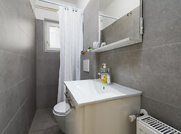 Graceful Apartment in Nature