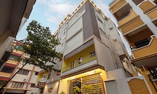 Treebo Sri vi ka Residency