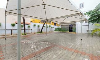 Treebo Sri vi ka Residency