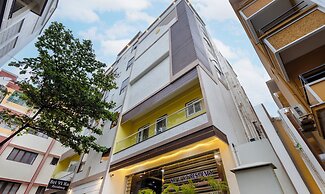 Treebo Sri vi ka Residency